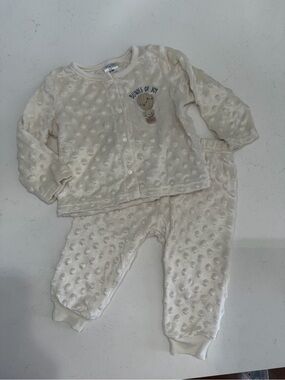 Le Top Cream 'Bundle of Joy' Textured Pajama Set